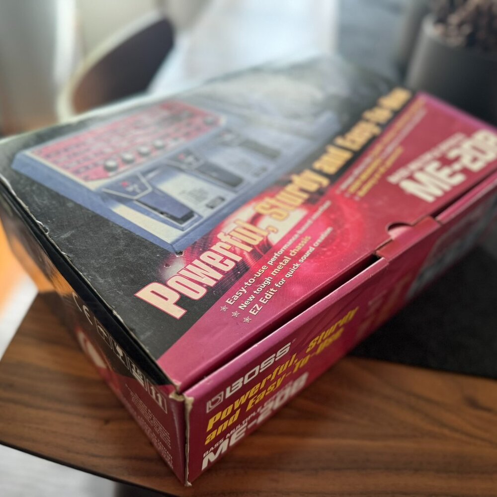 BOSS ME-20B bass multiple effects pedal board